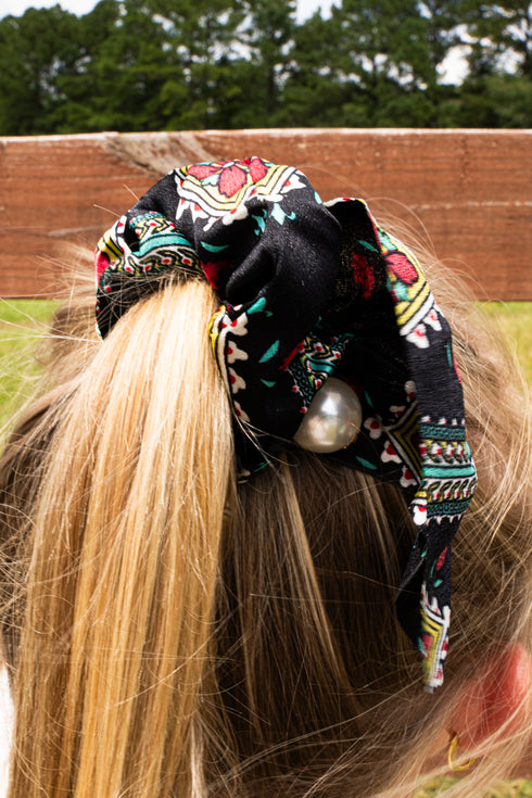 Hold That Thought Bow with Pearl Scrunchie