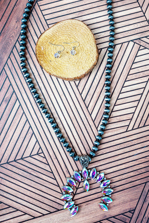 Iridescent Rodeo Runway Silver Pearl Necklace and Earring Set