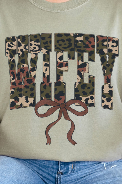 Hunting Wifey Ribbon Comfort Colors Adult Ring-Spun Cotton Tee