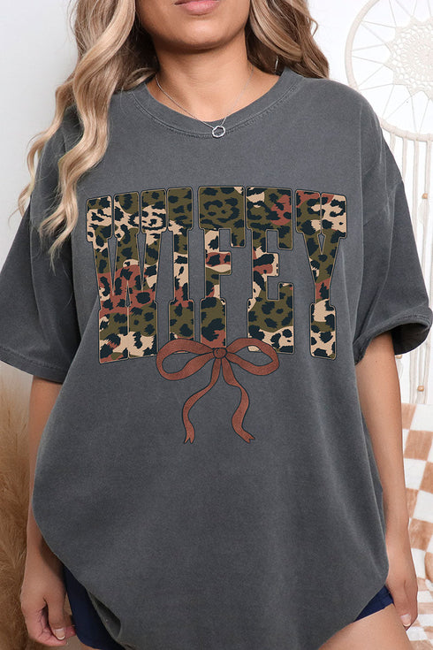 Hunting Wifey Ribbon Comfort Colors Adult Ring-Spun Cotton Tee