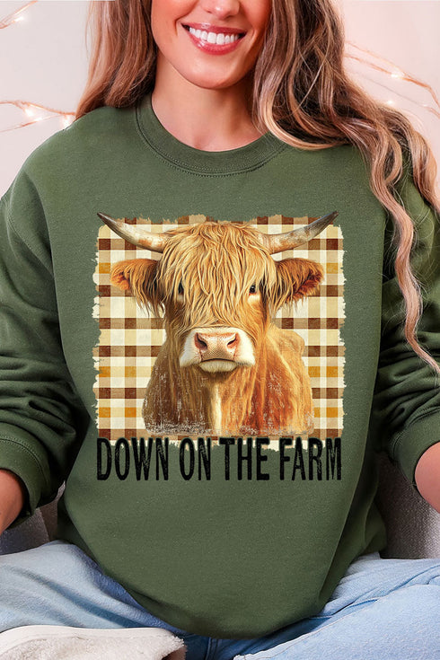 Down On The Farm Highland Cow Heavy Blend Crew Sweatshirt
