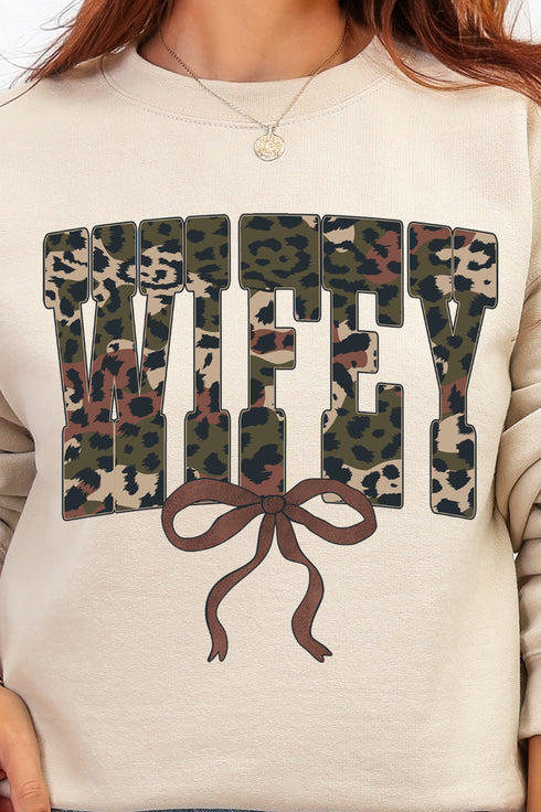 Hunting Wifey Ribbon Heavy Blend Crew Sweatshirt