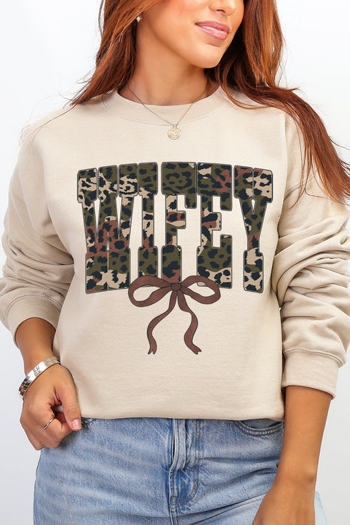 Hunting Wifey Ribbon Heavy Blend Crew Sweatshirt