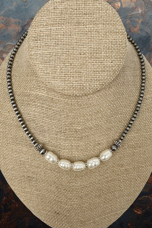 Shadow Bluff Pearl Choker