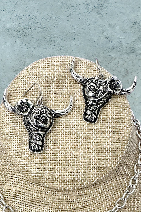 Sunpetal Steer Silvertone Necklace and Earring Set