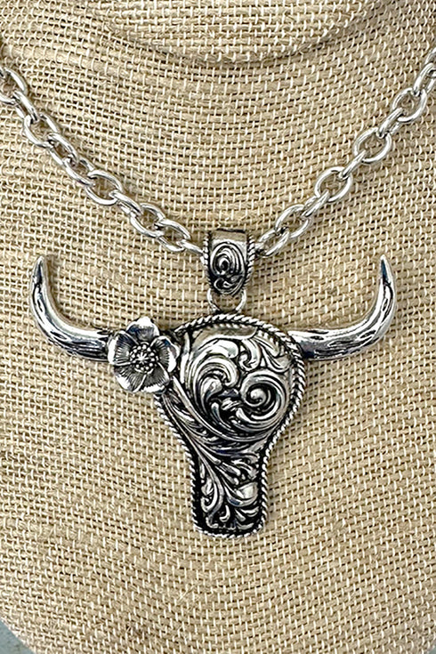 Sunpetal Steer Silvertone Necklace and Earring Set