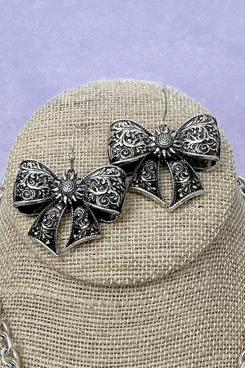 Prairie Ribbon Silvertone Necklace and Earring Set