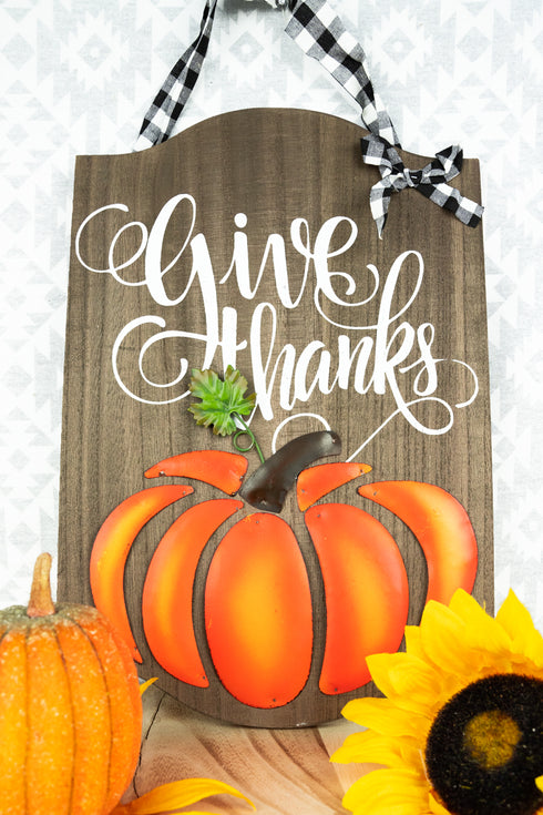 15.25 x 10 'Give Thanks' Pumpkin Wall Sign