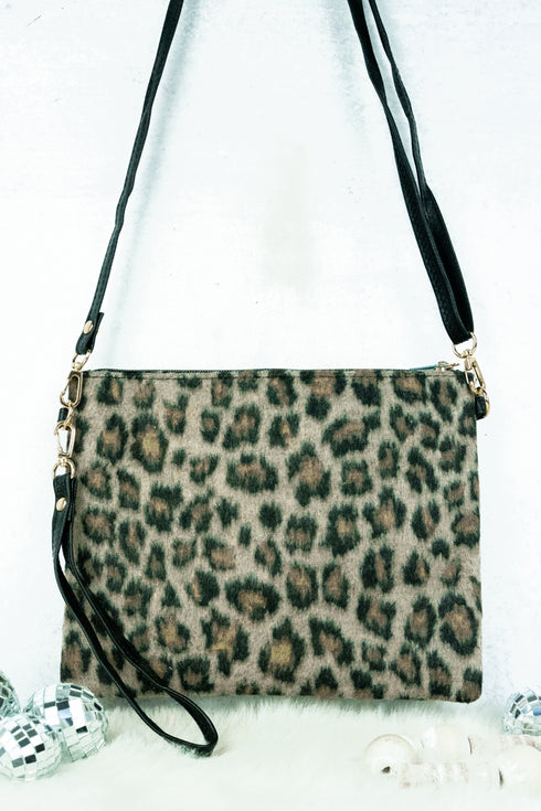 Catskills Retreat Crossbody Clutch, Beige